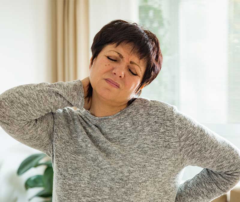 MChiropractic Palm Desert CA Neck Paineet The Chiropractor Mature Woman Mobile Chiropractic Palm Desert CA Neck Pain